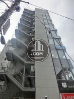 建物後方に外階段があります