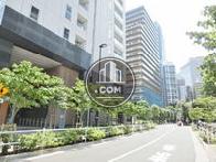 隣接する公道