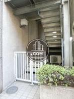 鉄柵の設置された外階段口