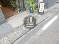 スロープの固定された床面