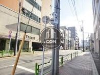 見通しの良い側道です