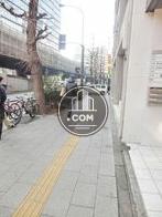街路樹のある歩道