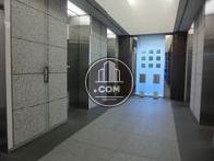 両脇にエレベーター、流石は高層ビルです