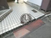 玄関前の床面仕様です