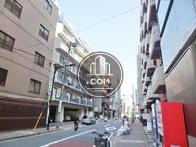 様々なビルが立ち並ぶエリア