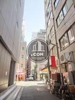 背面通り奥からのアングル