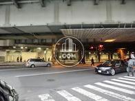 神田駅が目の前にございます