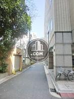 左側が塩竃公園です