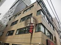 タイル張りの外壁をしています