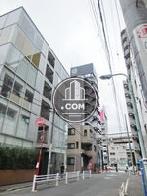 3面通りに囲われています