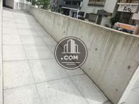 物件裏口はバリアフリー、スロープになっています