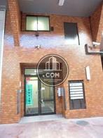 玄関付近には屋根もあります