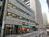 大手製薬会社本社ビルの裏手です