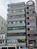 窓の印象が強い建物です