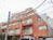 ピラミッド型に組まれた建物