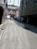 建物前の歩道