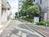 西側に隣接する脇道