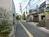 人通りの少ない路地となっています