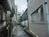 裏路地です