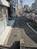 建物前の歩道