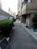 建物前の歩道