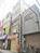 シンプルな造りの建物