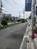 緑道沿いと融合した玄関前の歩道