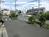 玄関前の幅広い歩道