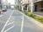 全面道路右側にバス停がございます