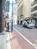 玄関前の舗装された歩道