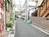 玄関前の通り