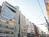 周辺も同じ規模のビルが建ち並んでおります
