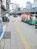 玄関前の舗装された歩道