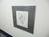 玄関口には絵画が飾られております