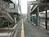 前面道路は交通量が多いです。