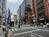新宿三丁目東交差点の角地に位置しています