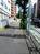 建物前の歩道