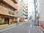 築地駅へ向かう公道です