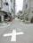 細い路地に隣接