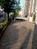 建物前の歩道