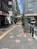 建物前の歩道