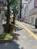 建物前の歩道