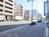 綺麗に舗装された玄関前の歩道
