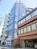 周辺には無い色調の建物
