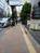 建物前の歩道