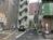 正面玄関側の側道