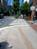 建物前の歩道