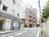 十字路の角地です